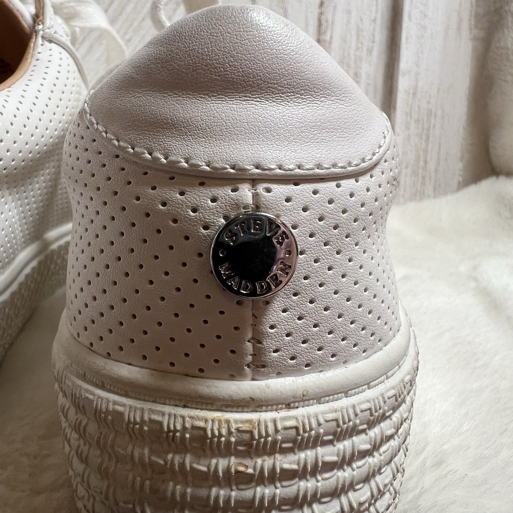 Steve Madden Toliver White‎ Perforated Platform Sneakers TLVR01S1 Womens 8 - Picture 6 of 7